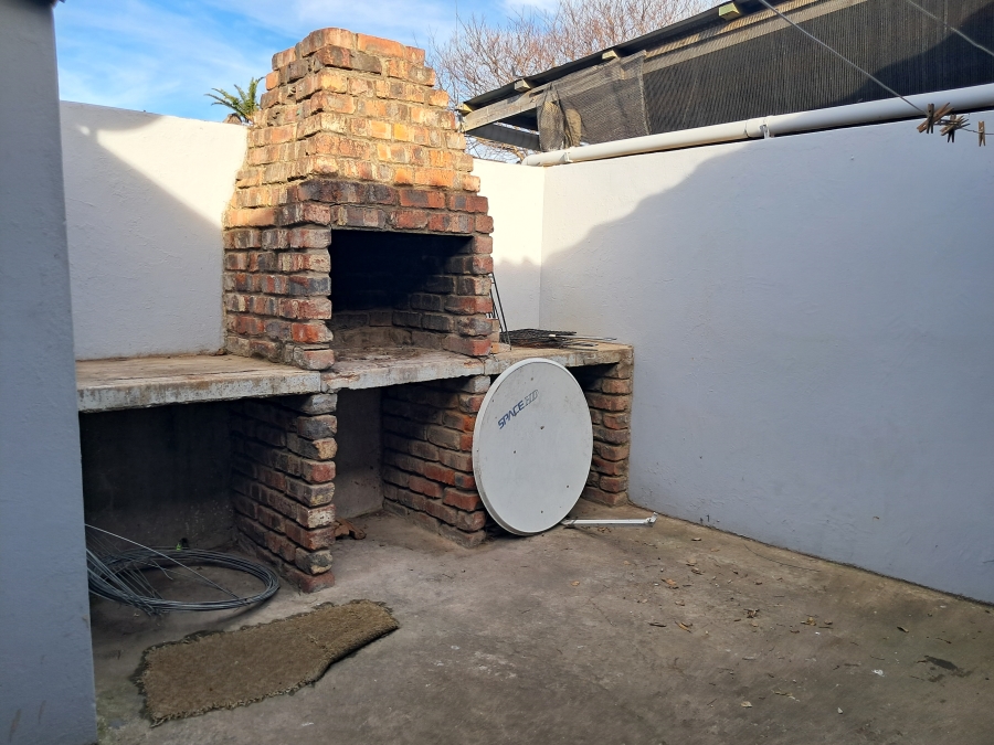 To Let 1 Bedroom Property for Rent in Humansdorp Eastern Cape